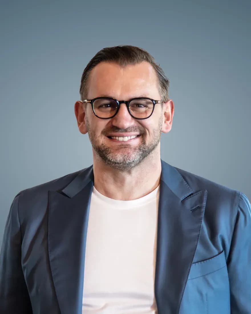 Gzim Hasani, CEO & Managing Partner smzh ag