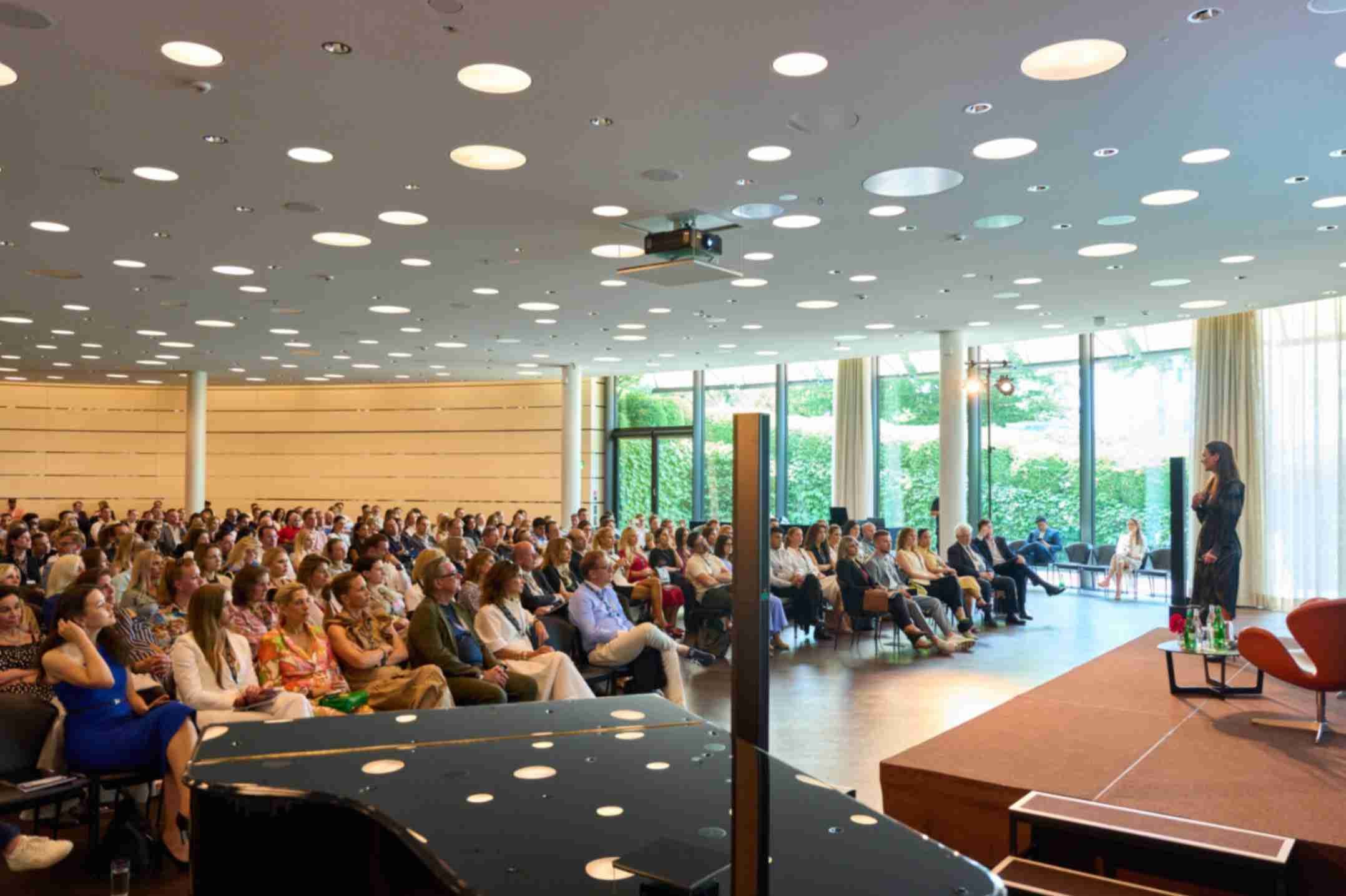FACES x Forbes Luxury Summit 2025 Galerie - Foto 58