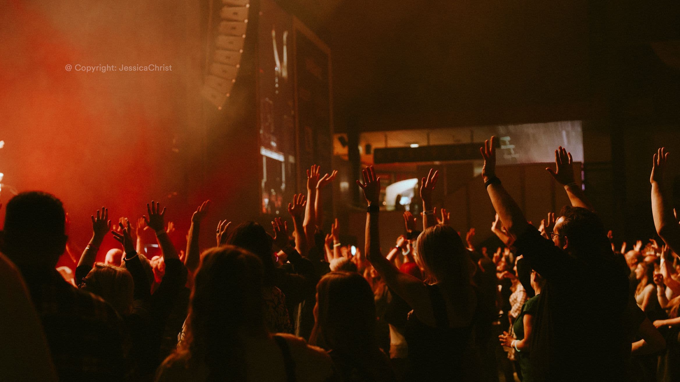 Publikum vor der Bühne am Nachteulen Festival